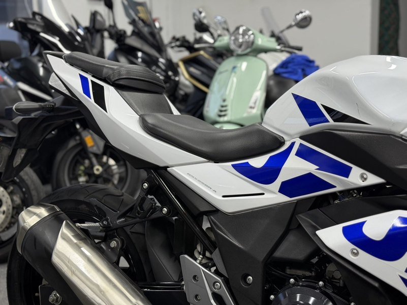 二手豪爵铃木GSX250R
