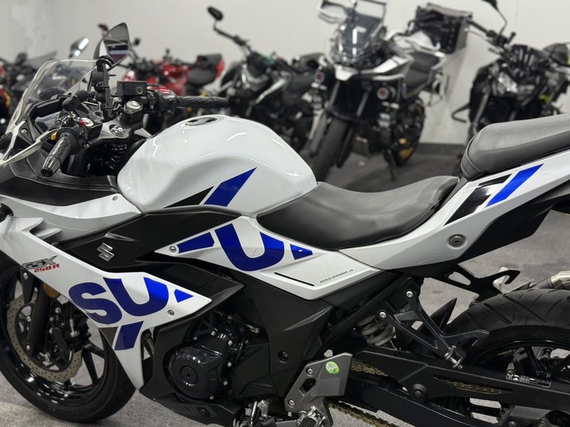 二手豪爵铃木GSX250R