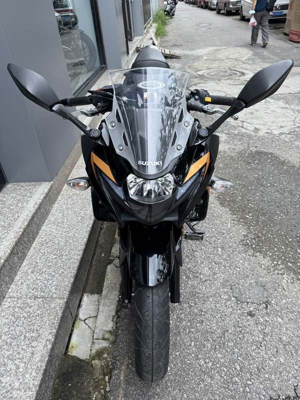 二手豪爵铃木GSX250R