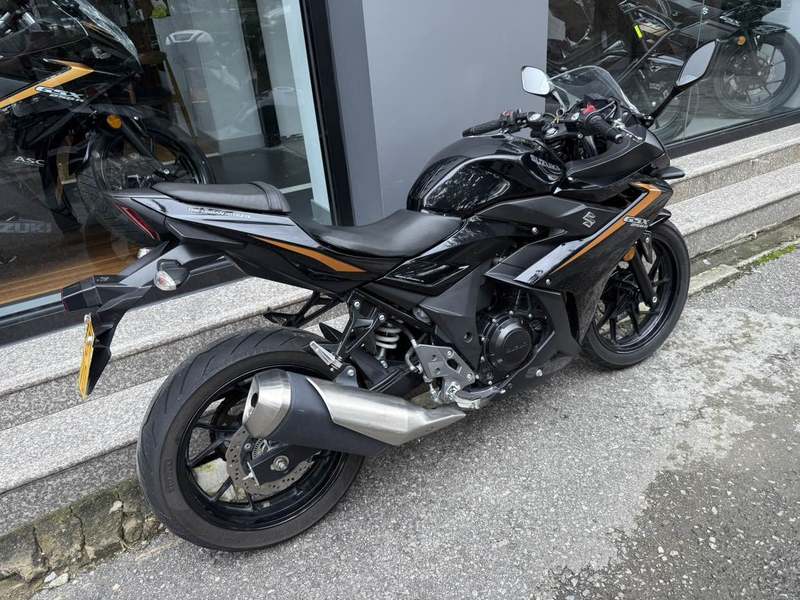 二手豪爵铃木GSX250R