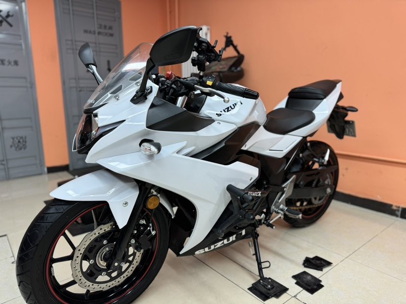二手豪爵铃木GSX250R