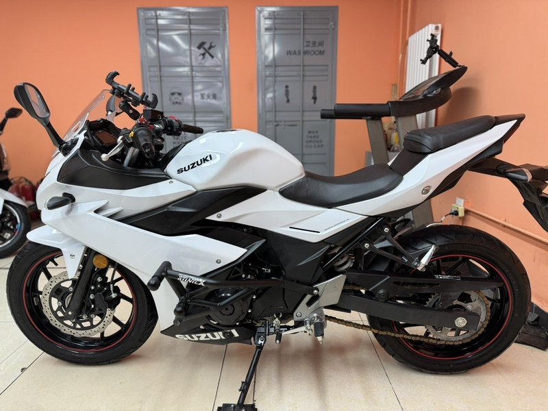 二手豪爵铃木GSX250R