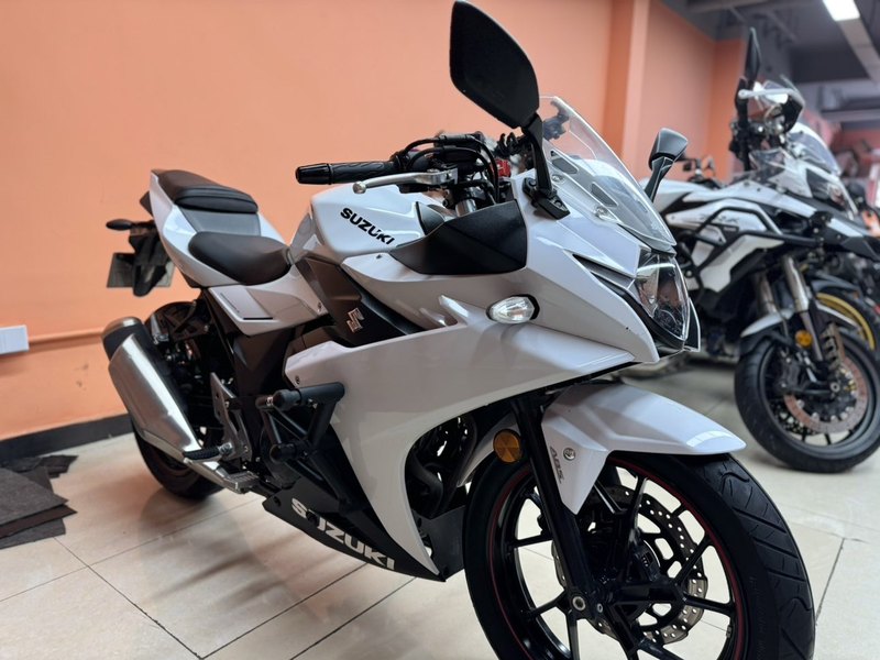 二手豪爵铃木GSX250R