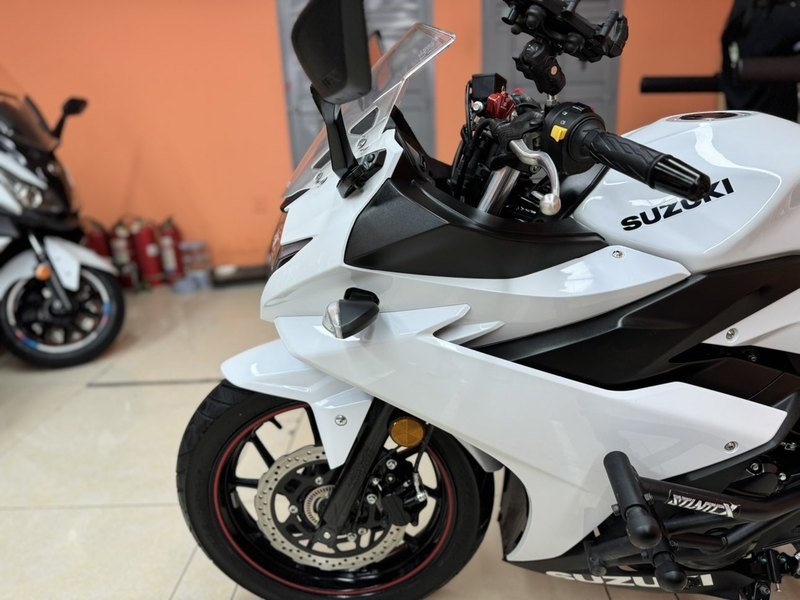 二手豪爵铃木GSX250R