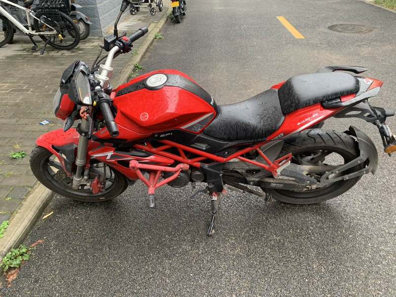 二手贝纳利红宝龙 TNT150i