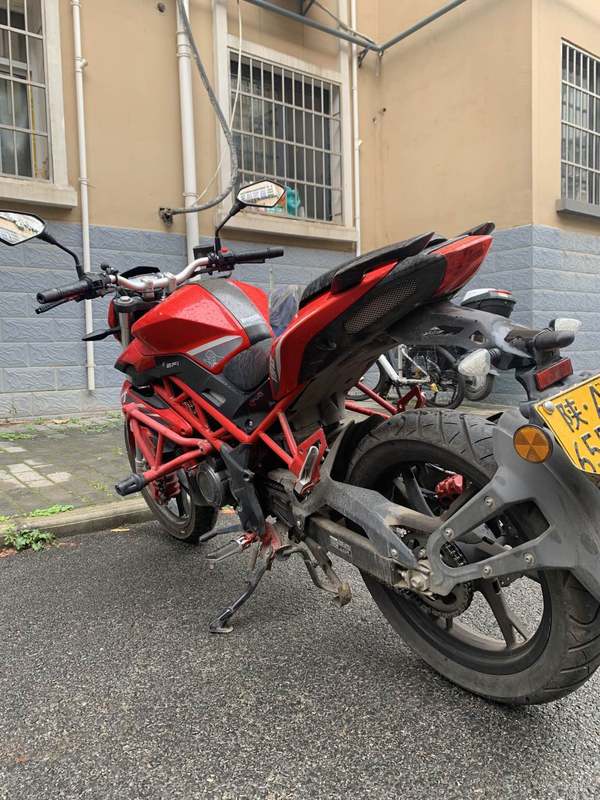 二手贝纳利红宝龙 TNT150i