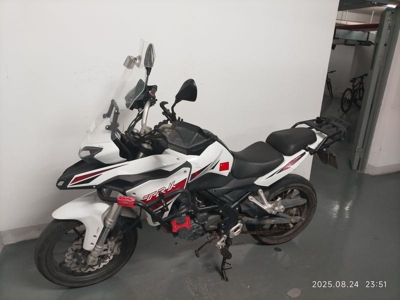 二手贝纳利金鹏 TRK251