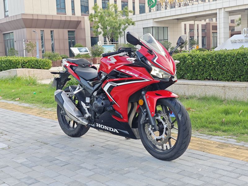 二手本田CBR400R