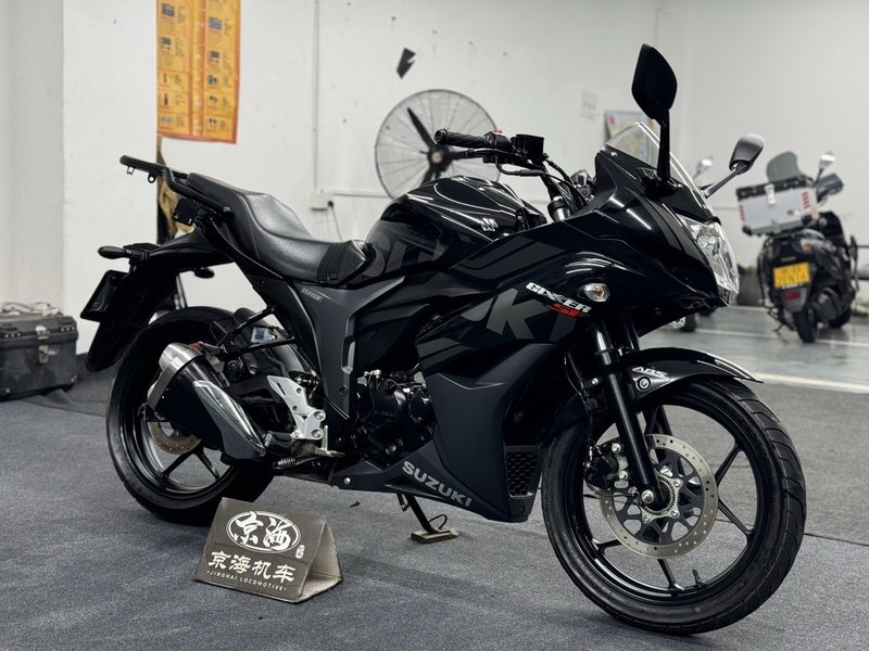 二手济南铃木极客飒 Gixxer 155