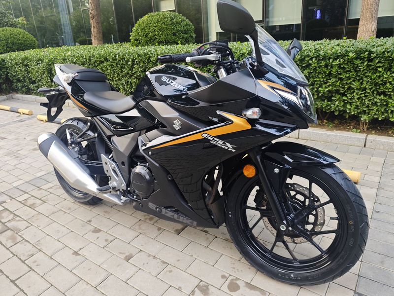 二手豪爵铃木GSX250R