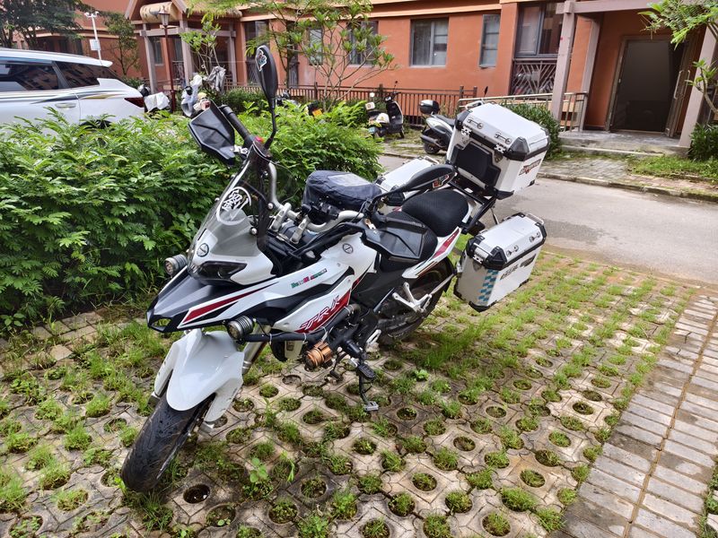 二手贝纳利金鹏 TRK251