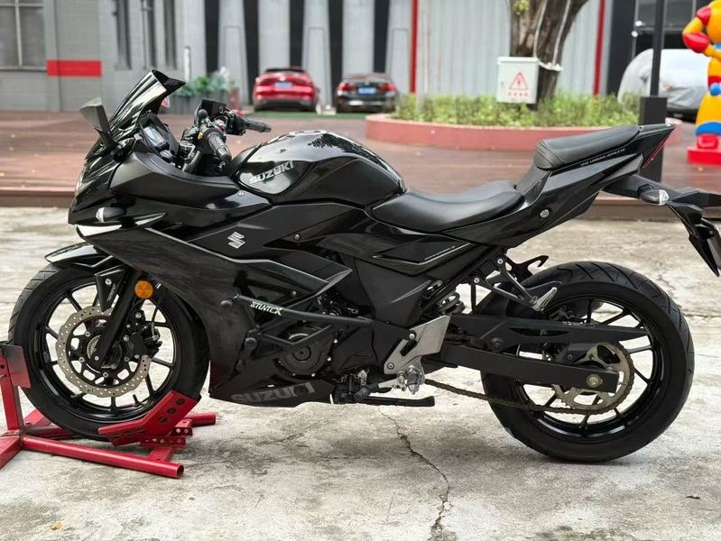 二手豪爵铃木GSX250R
