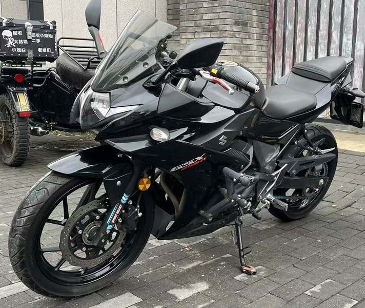 二手豪爵铃木GSX250R