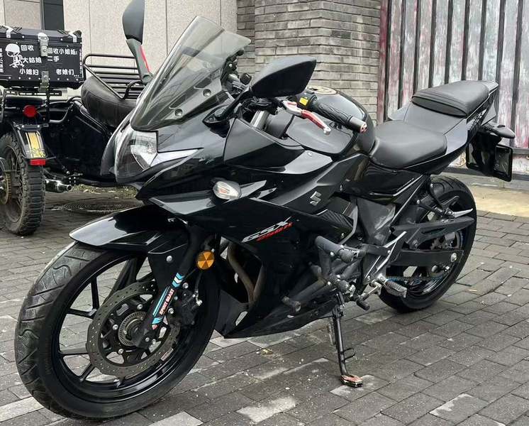 二手豪爵铃木GSX250R