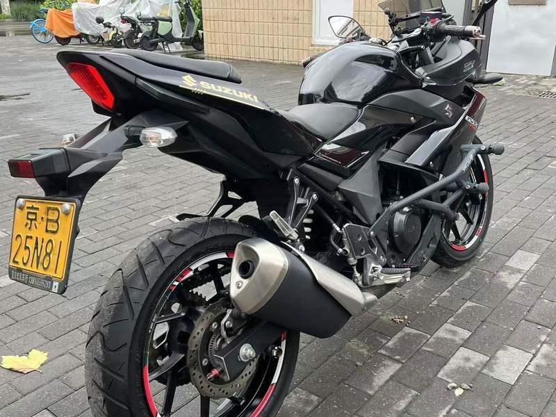 二手豪爵铃木GSX250R