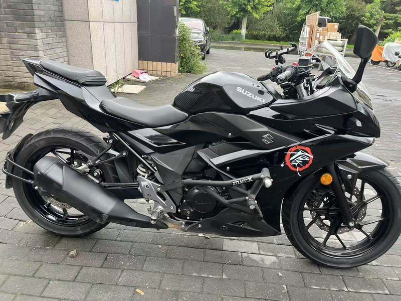二手豪爵铃木GSX250R