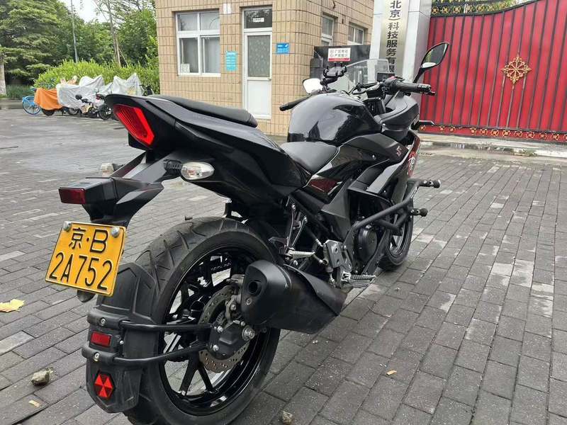 二手豪爵铃木GSX250R