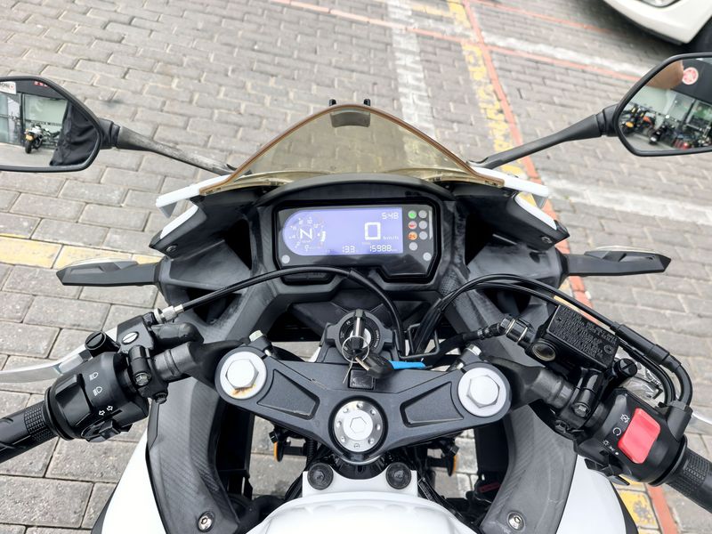 二手本田CBR400R