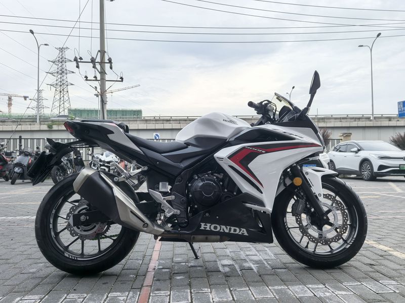 二手本田CBR400R