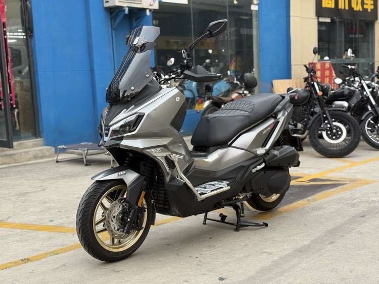 二手三阳哈士奇 Husky ADV300
