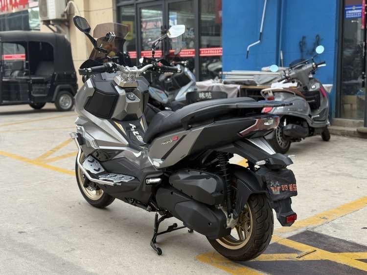 二手三阳哈士奇 Husky ADV300
