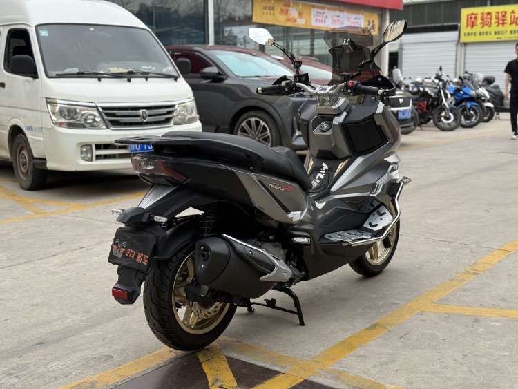 二手三阳哈士奇 Husky ADV300