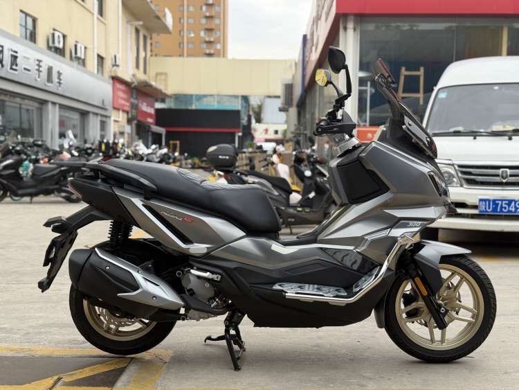 二手三阳哈士奇 Husky ADV300