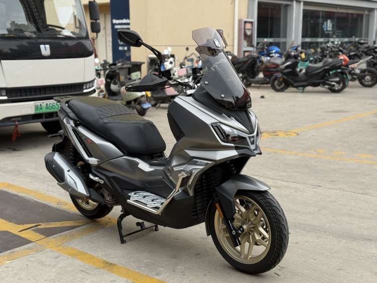 二手三阳哈士奇 Husky ADV300