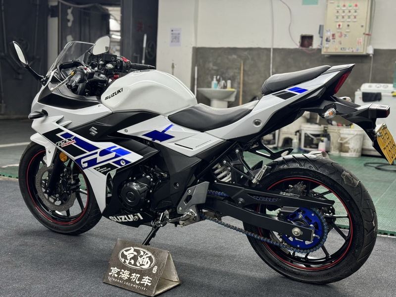 二手豪爵铃木GSX250R