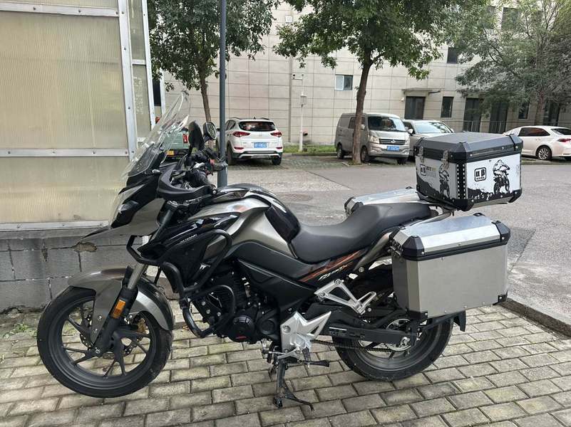 二手五羊本田猛鸷 CB190X