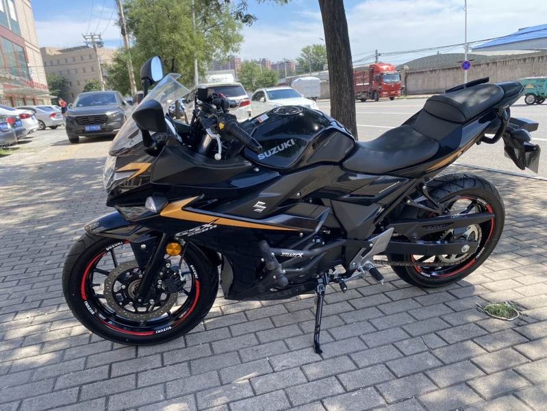 二手豪爵铃木GSX250R