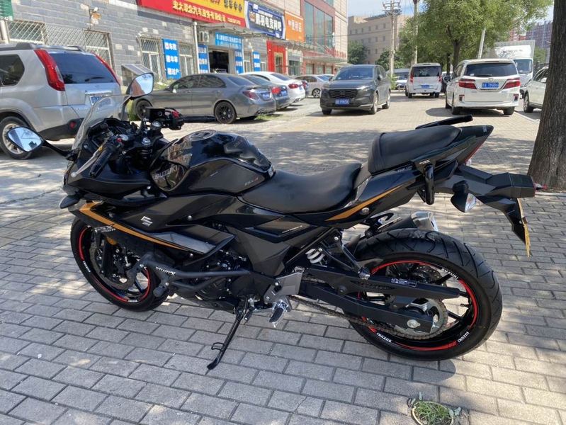 二手豪爵铃木GSX250R