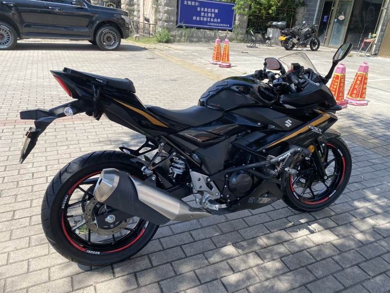 二手豪爵铃木GSX250R