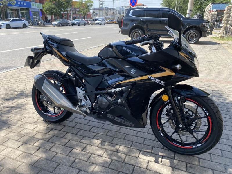 二手豪爵铃木GSX250R