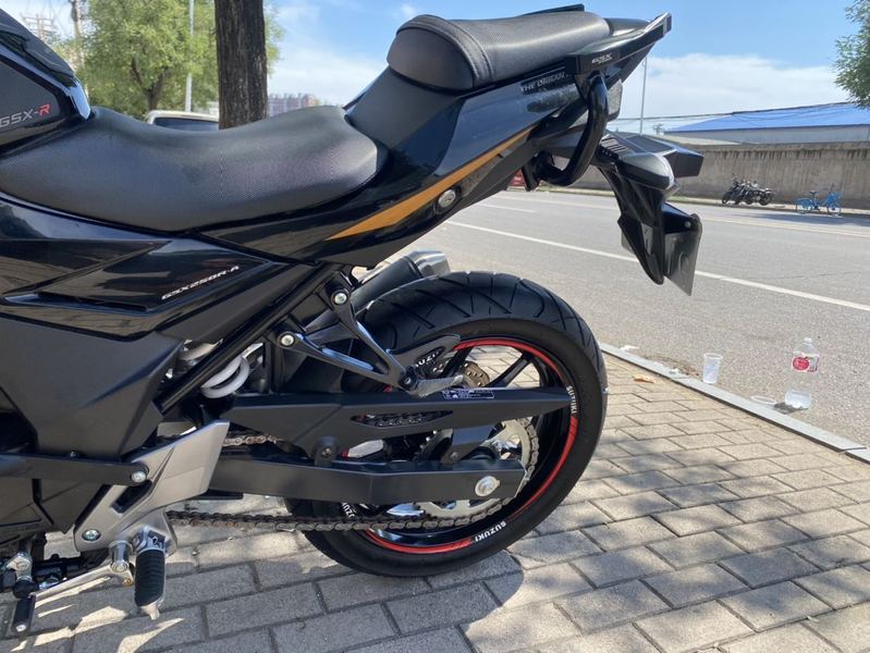 二手豪爵铃木GSX250R