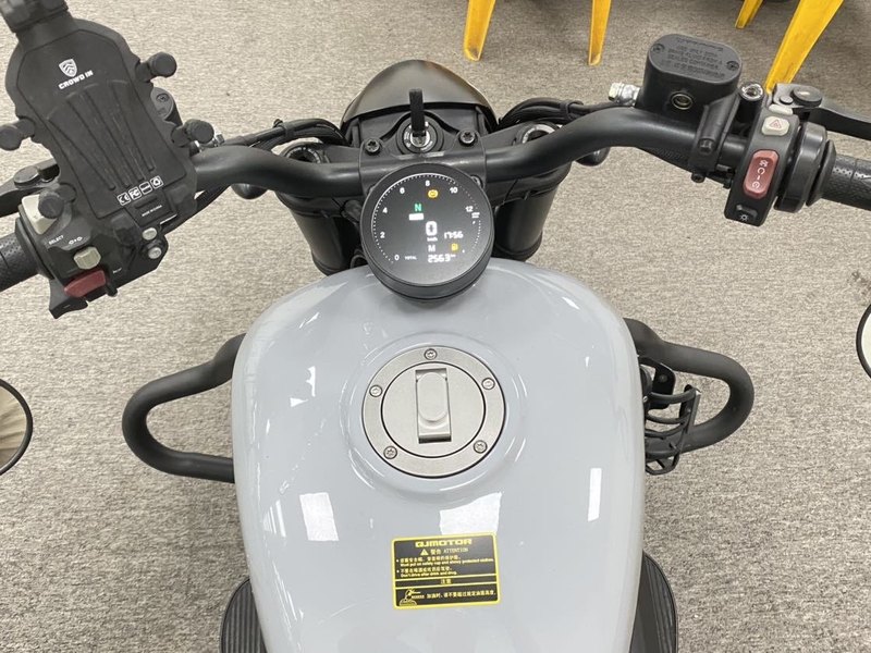 二手QJMOTOR闪300