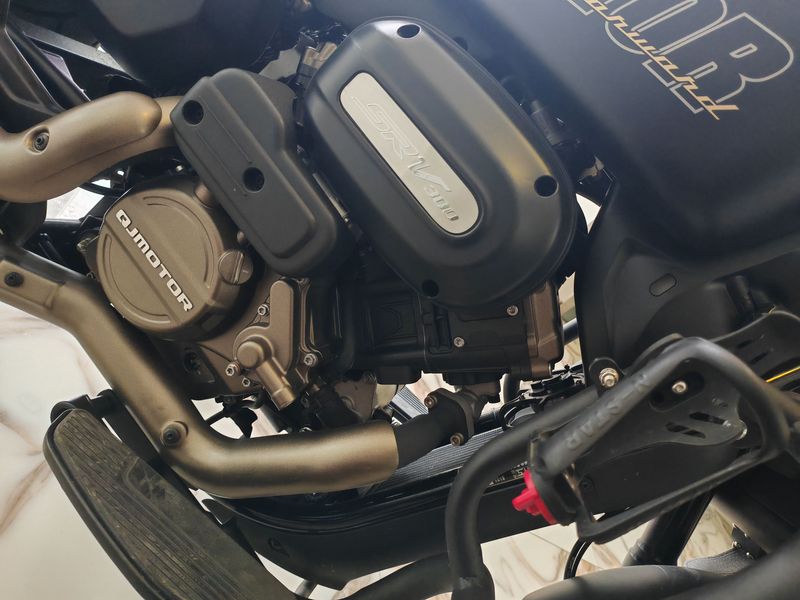 二手QJMOTOR闪300