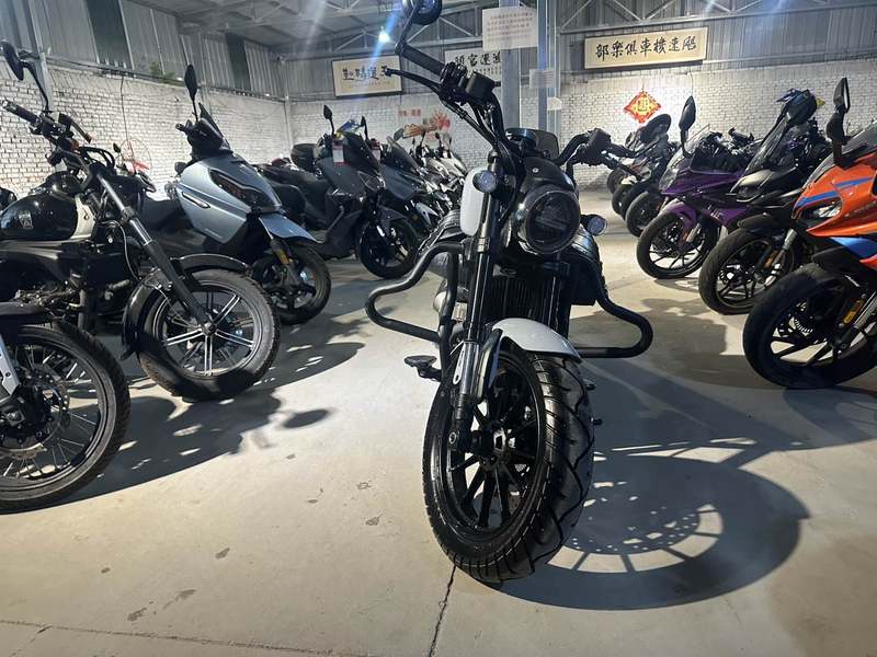 二手QJMOTOR闪300