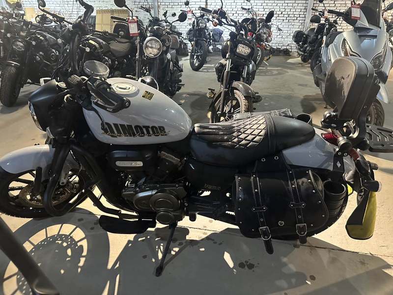 二手QJMOTOR闪300