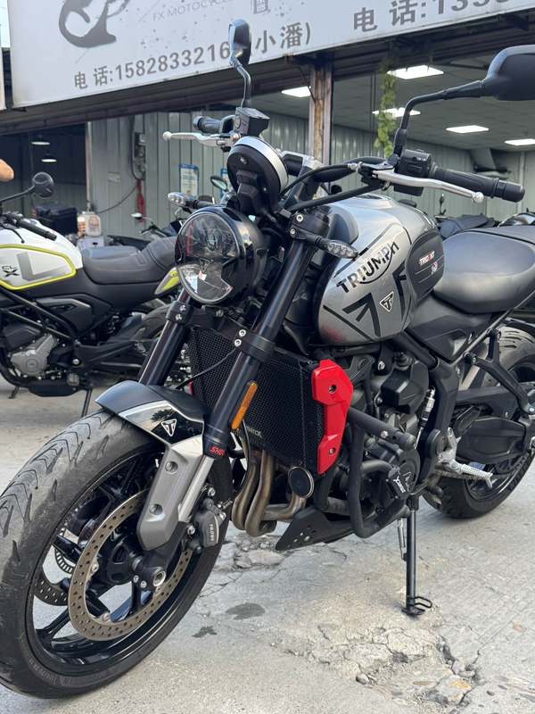 二手凯旋Trident 660