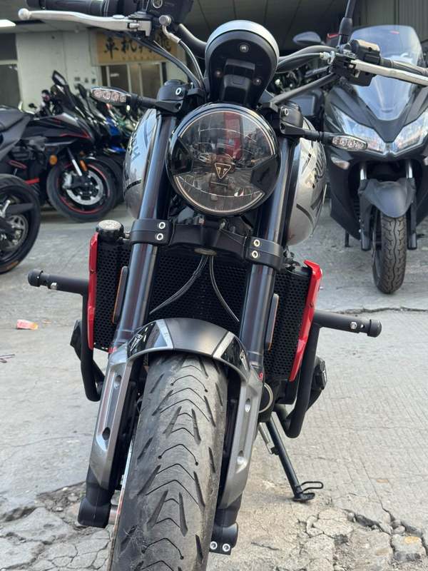 二手凯旋Trident 660