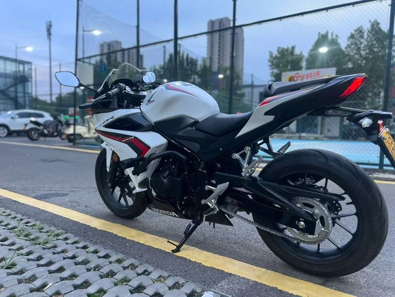 二手本田CBR400R