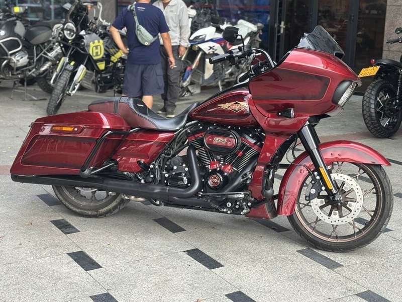 二手哈雷戴维森公路滑翔 Road Glide