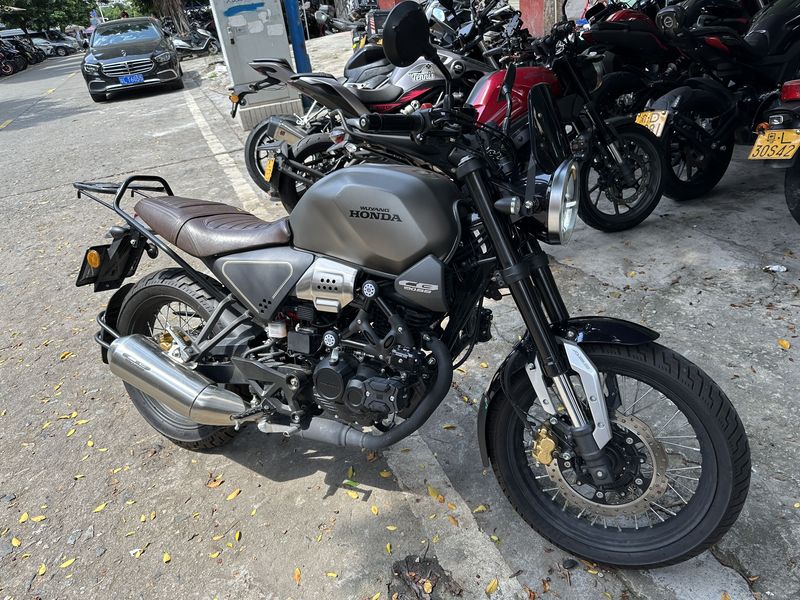 二手五羊本田鸷道 CB190SS