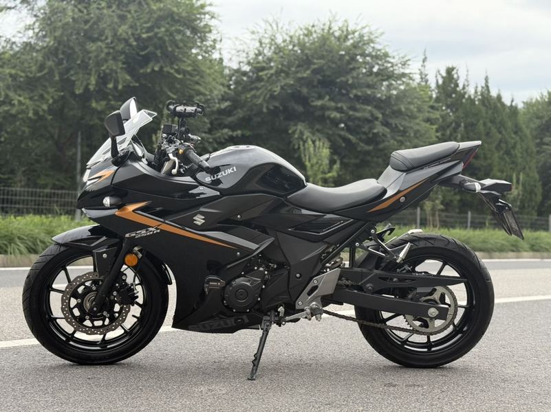 二手豪爵铃木GSX250R