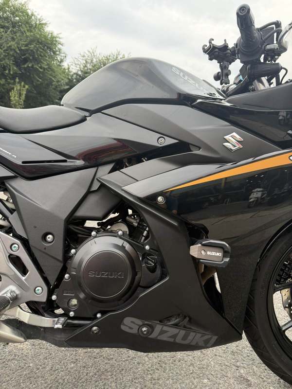 二手豪爵铃木GSX250R