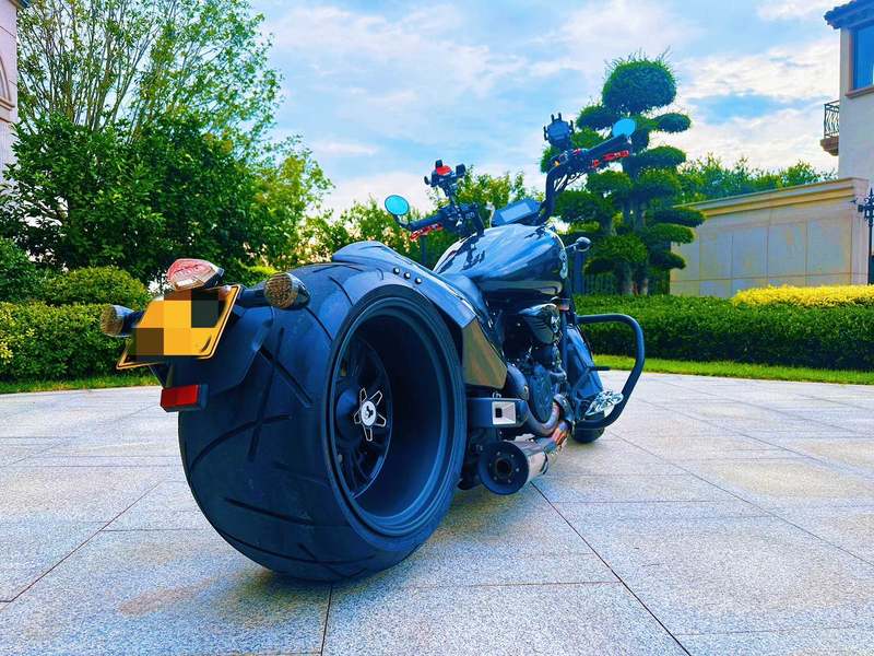 二手香帅金刚狼800S