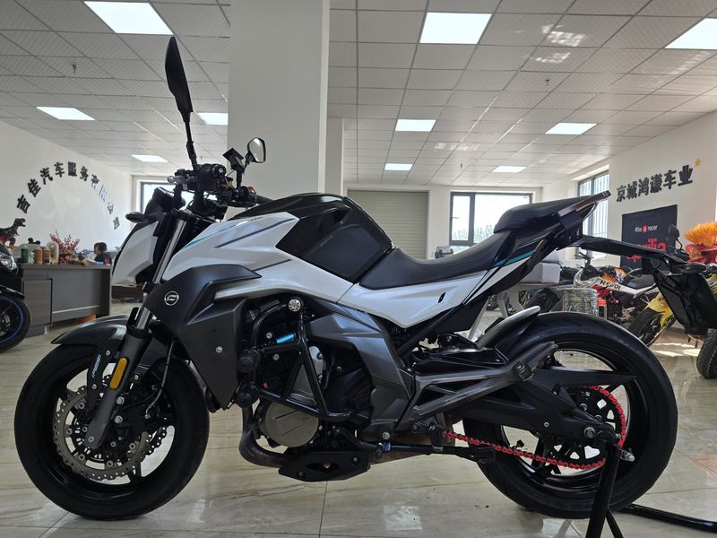 二手春风650NK