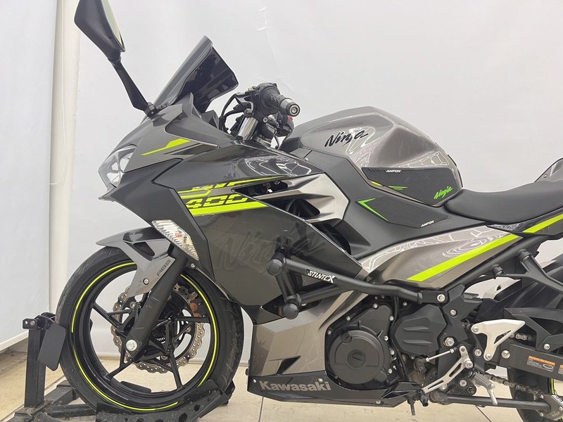 二手川崎Ninja 400