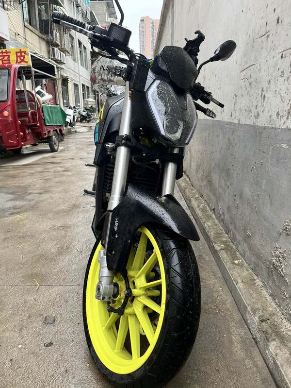 二手贝纳利小黄龙 TNT25